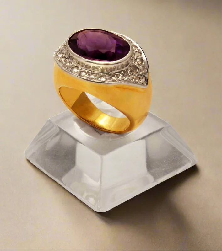 women’s custom wedding rings with diamonds for men-Ring in 18k gold with Amethyst stone and brilliants