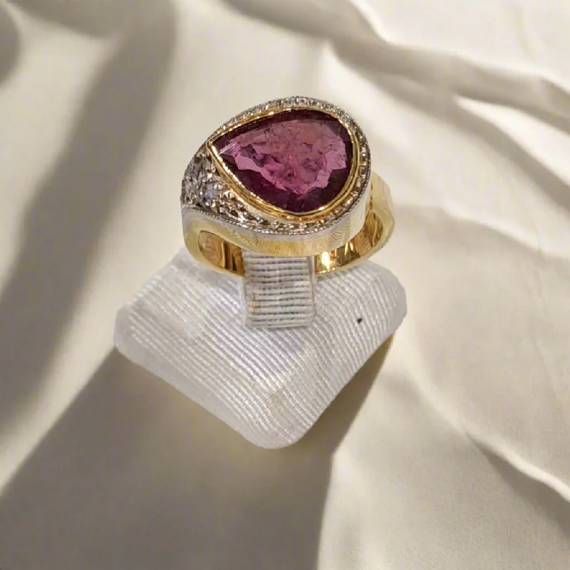 custom platinum wedding rings with sapphires for men-Ring in Gold 18k with tourmaline and diamonds (B-92)